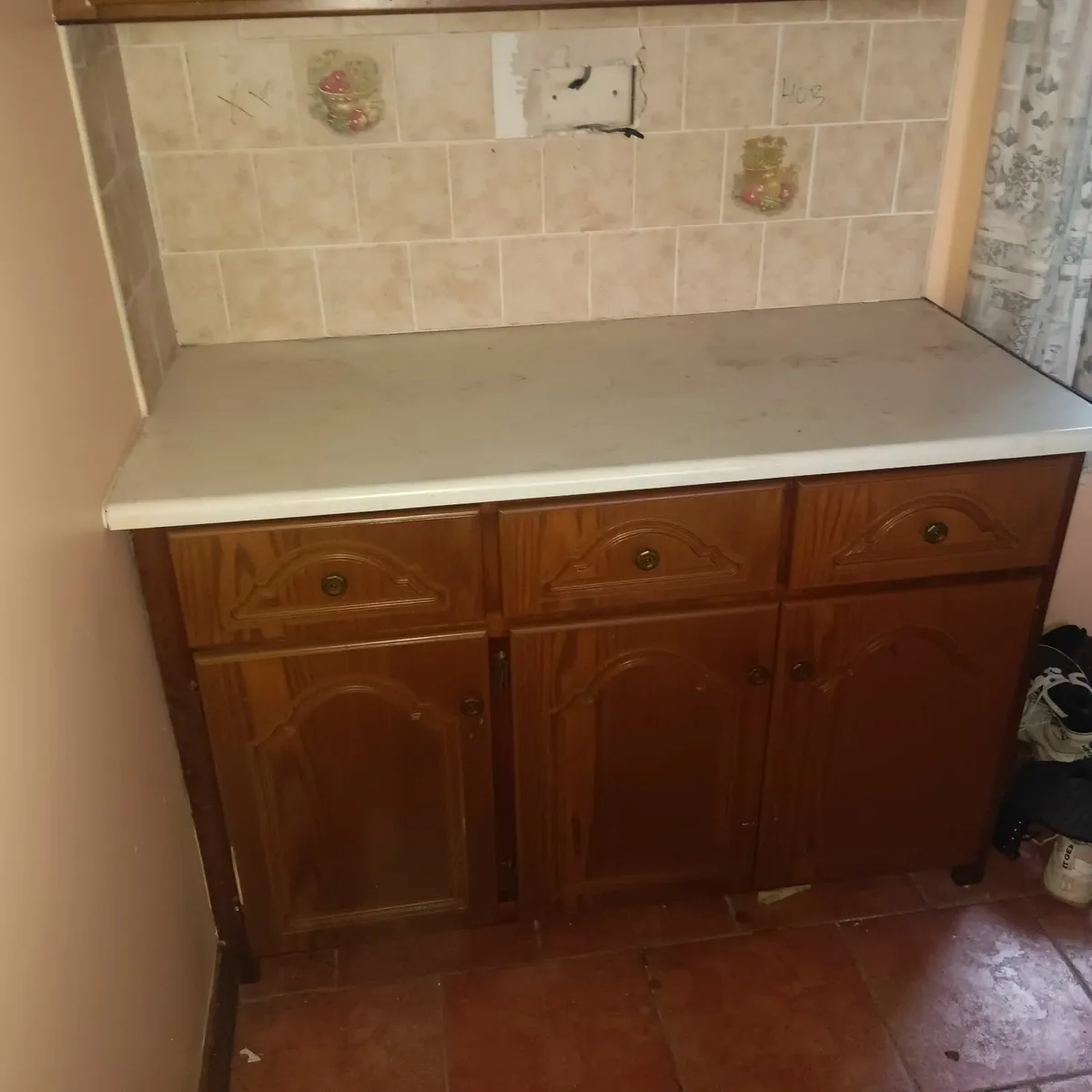 Kitchen Units and counter top - Image 1