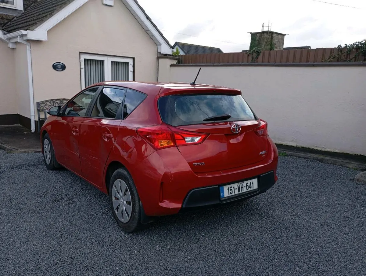 Toyota auris van 151 look at photos - Image 3