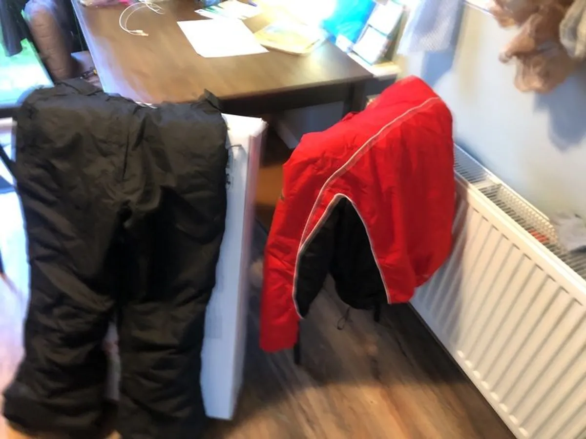 ski jacket and trousers - Image 1