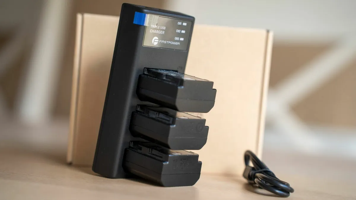 Sony NP-FZ100 Original with the Triple Charger - Image 3