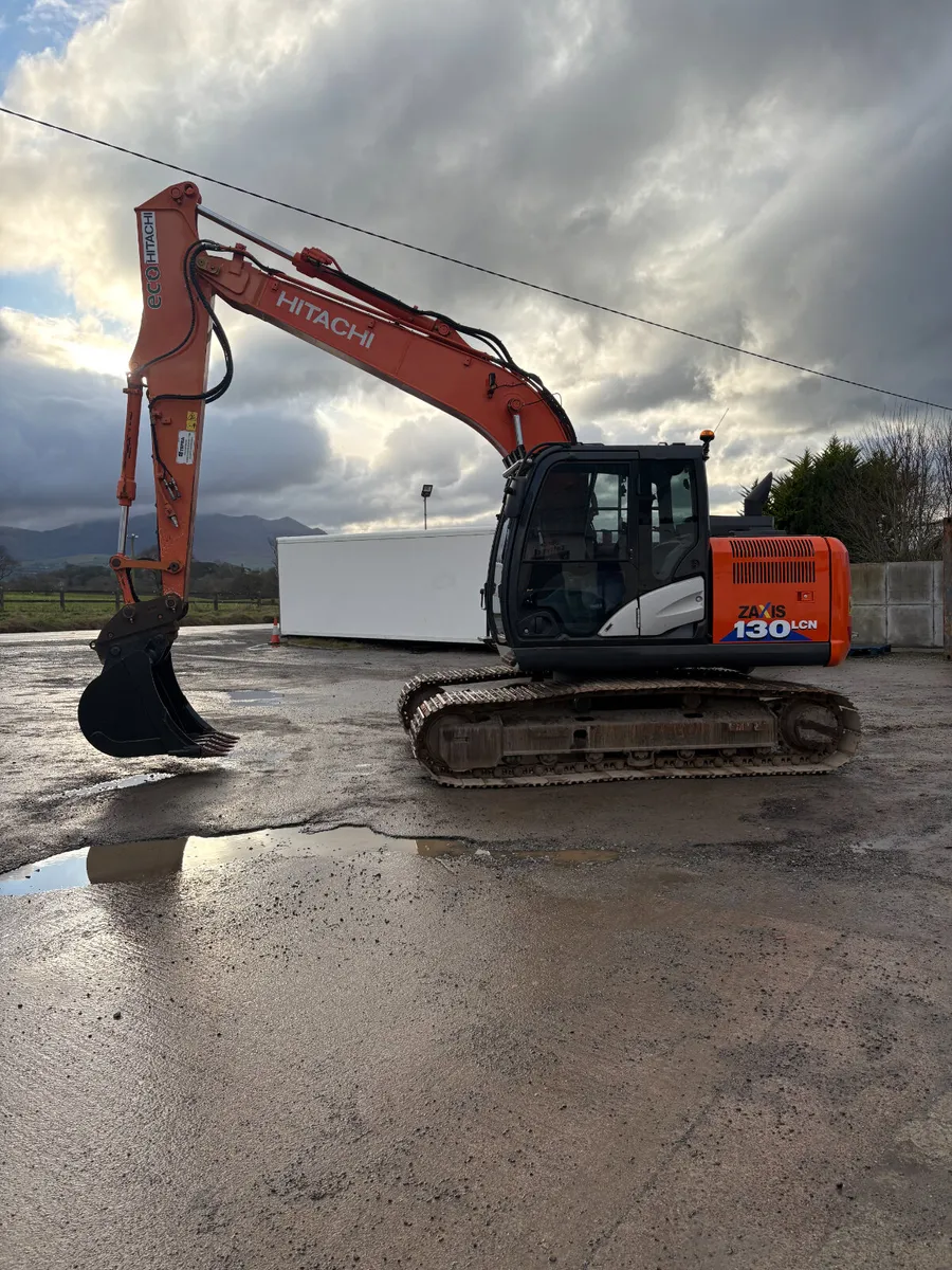 2017 Hitachi 130-6 - Image 2