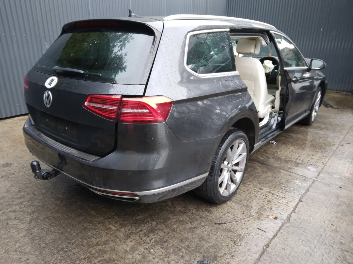 2018 Volkswagen Passat For Breaking/Dismantling - Image 4
