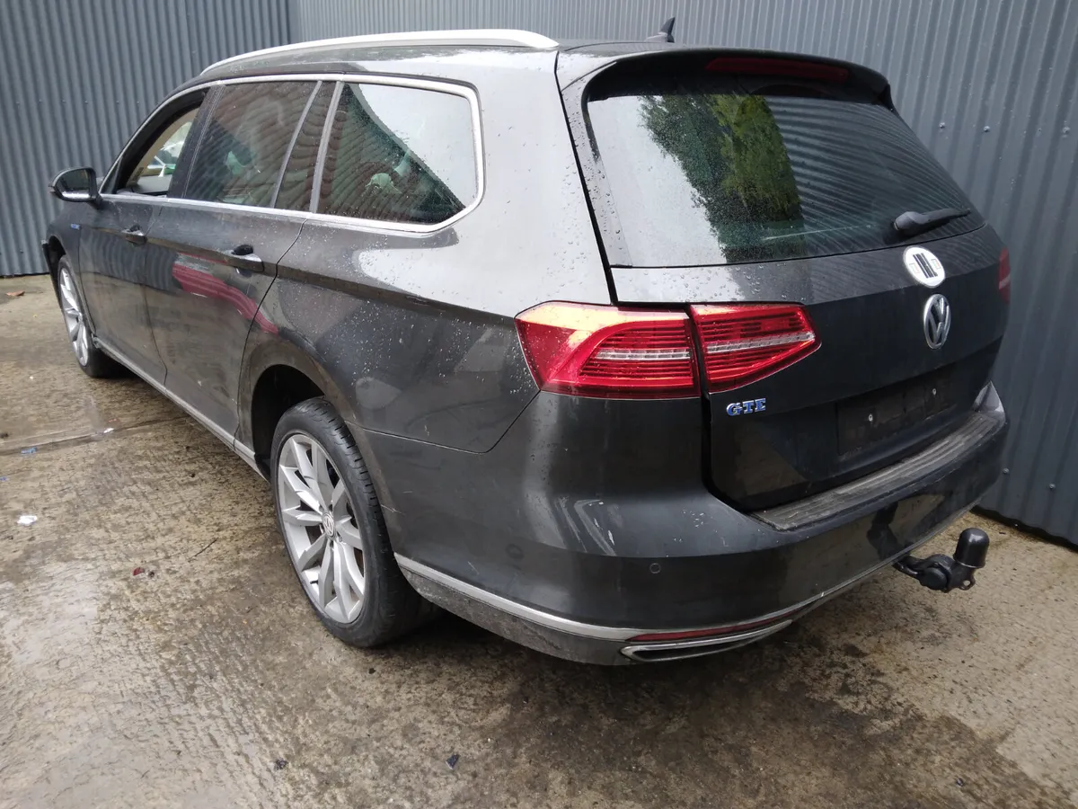 2018 Volkswagen Passat For Breaking/Dismantling - Image 3