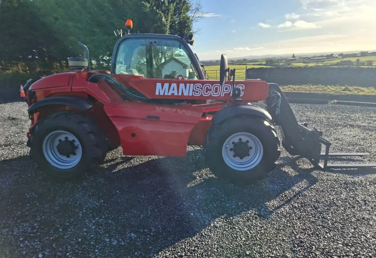 2009 Manitou MLT627T Telehandler - Image 1