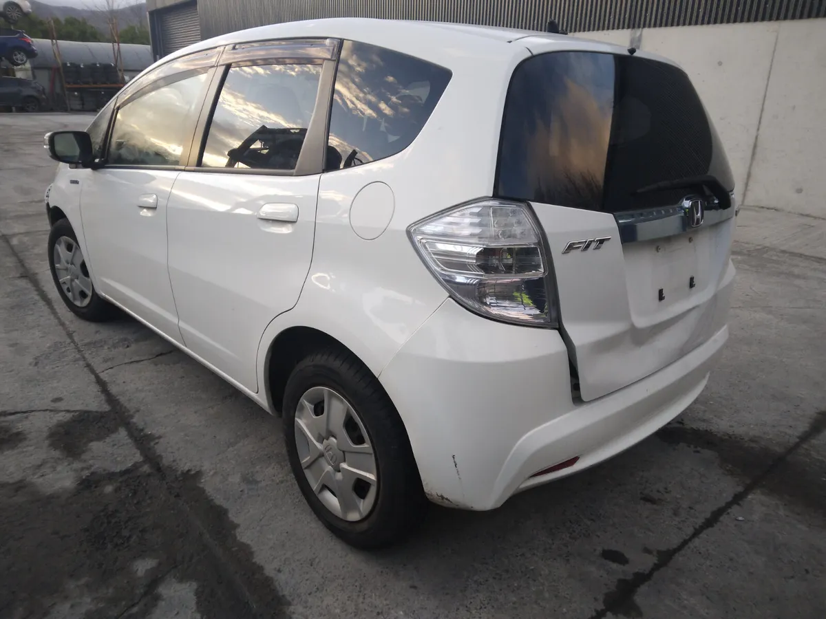 2013 Honda Fit For Breaking/Dismantling - Image 3