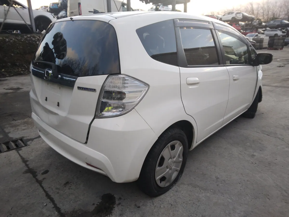 2013 Honda Fit For Breaking/Dismantling - Image 4