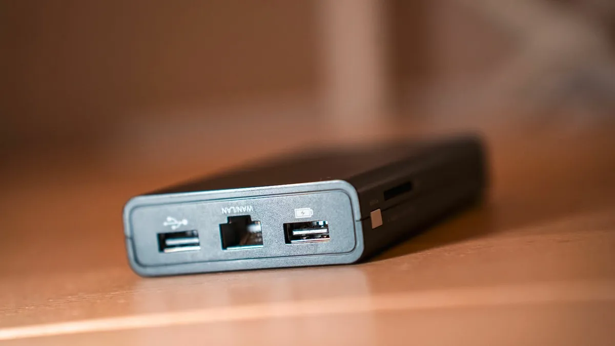 EasyAcc Wi-Stor Wizard 4-in-1 Portable Device - Image 4