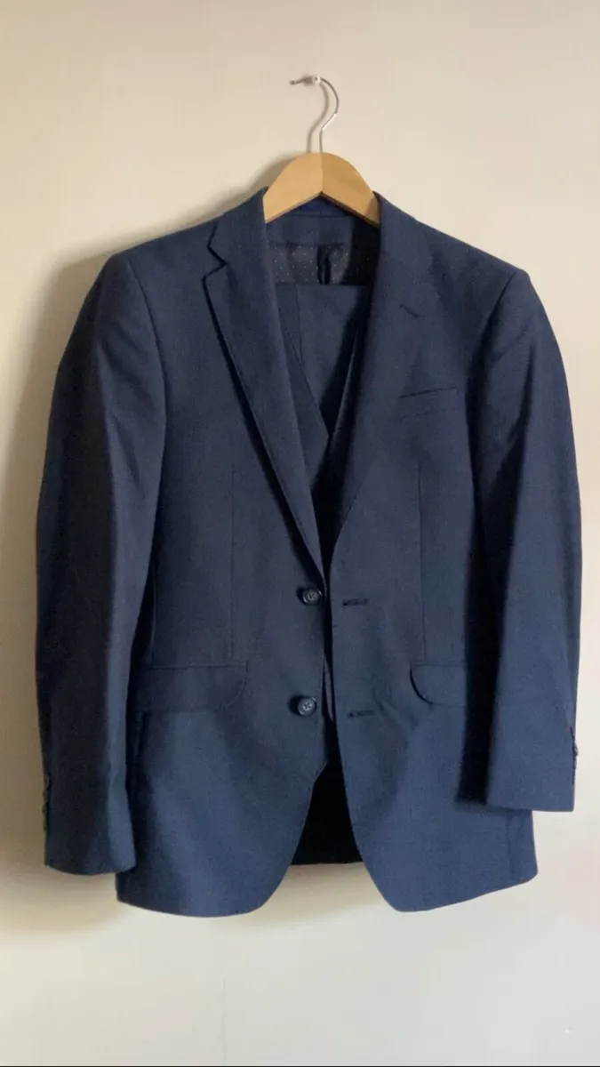 Men’s suit - Image 1