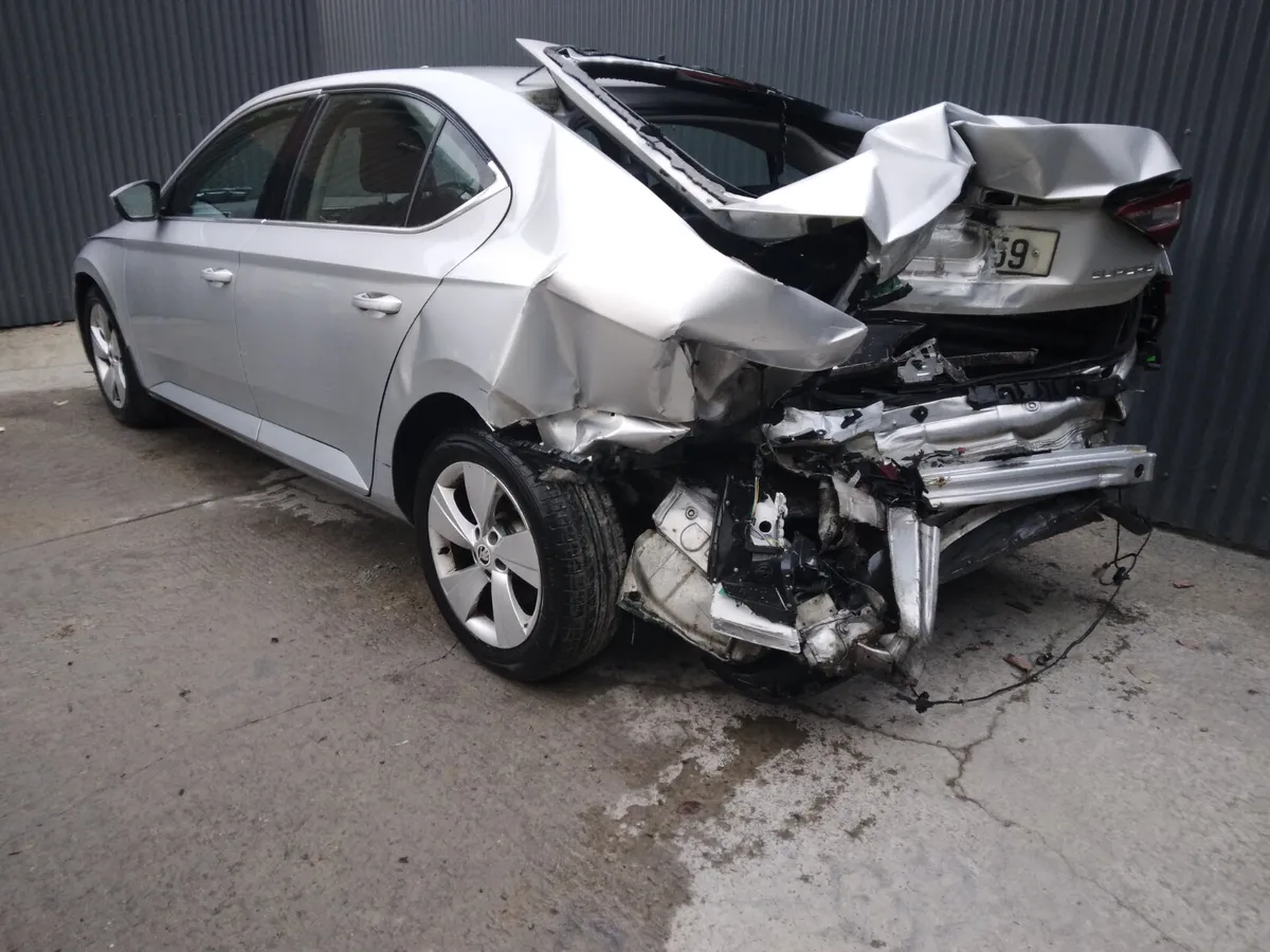 2016 Skoda Superb For Breaking/Dismantling - Image 3