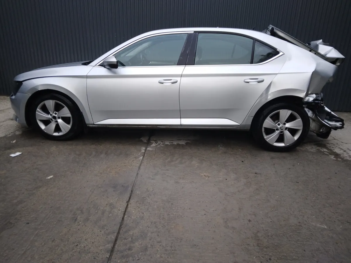 2016 Skoda Superb For Breaking/Dismantling - Image 2