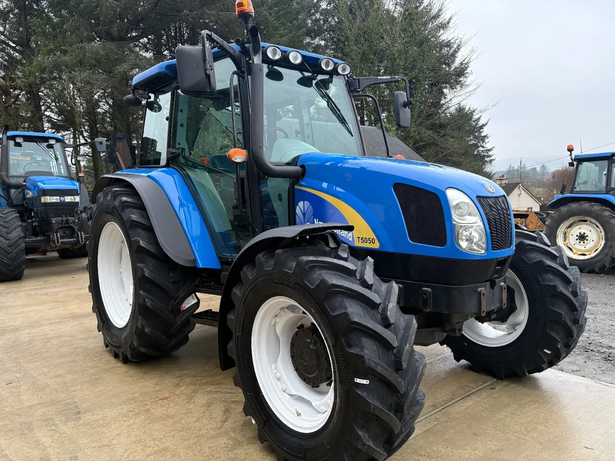 2012 New Holland T5050 4800 hrs **Mint** - Image 4