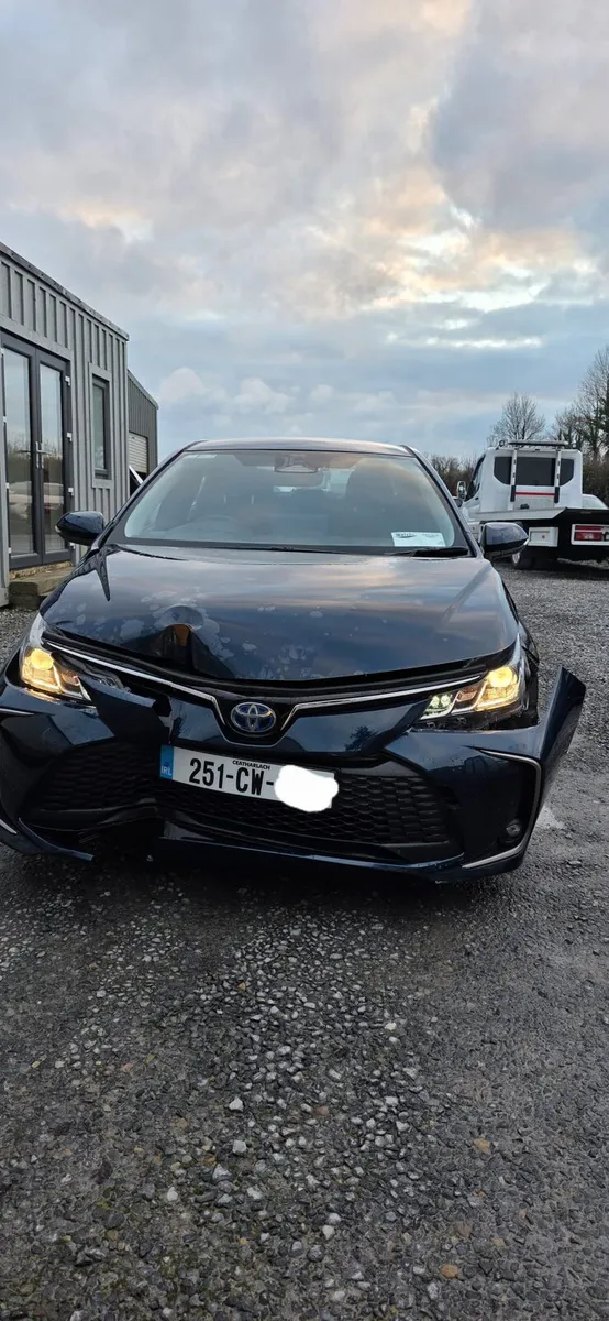 251 TOYOTA COROLLA HYBRID - Image 2