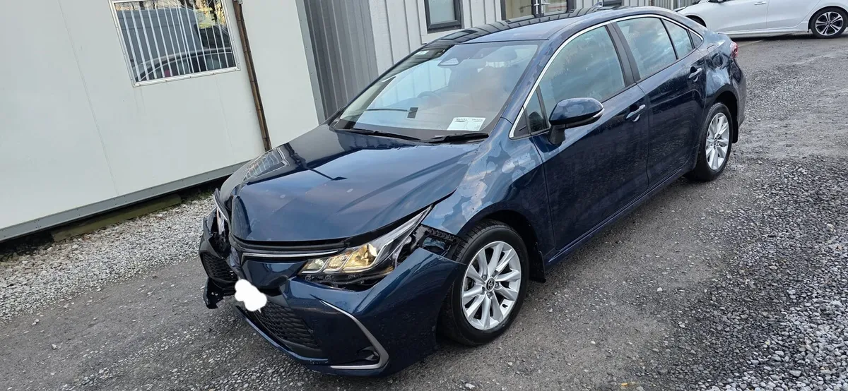 251 TOYOTA COROLLA HYBRID - Image 1