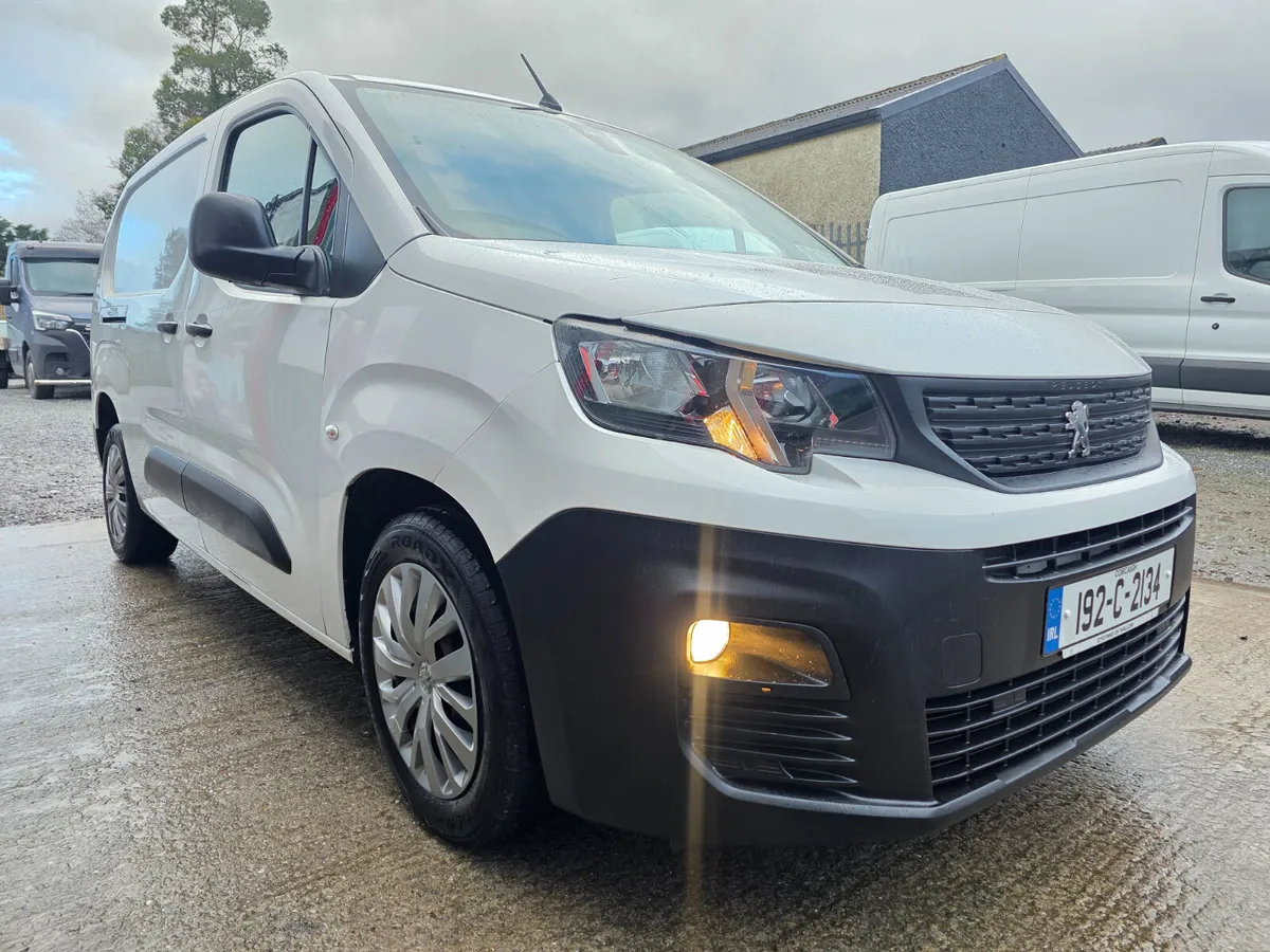 2019 (192) Peugeot Partner **DOE 01-27** - Image 2