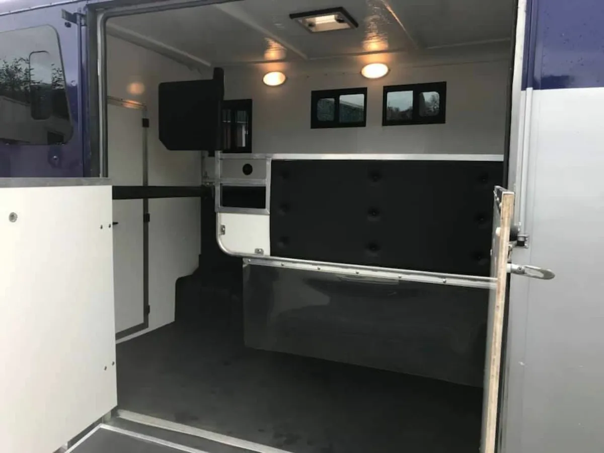 2014 FIAT DUCATO 5 Seater 3.5t Automatic Horsebox - Image 4