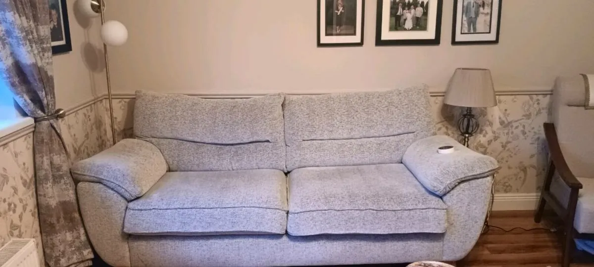 Suite of furniture - Image 2