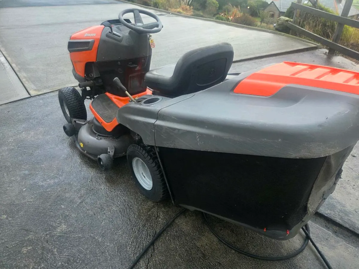 Husquvana lawnmower for sale - Image 4