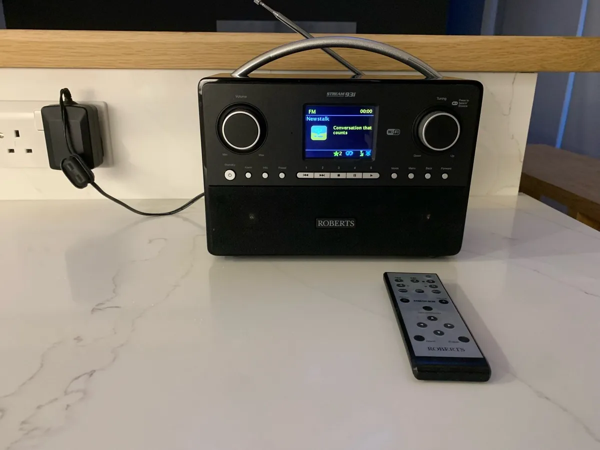 Robert’s Stream 931 radio - Image 1