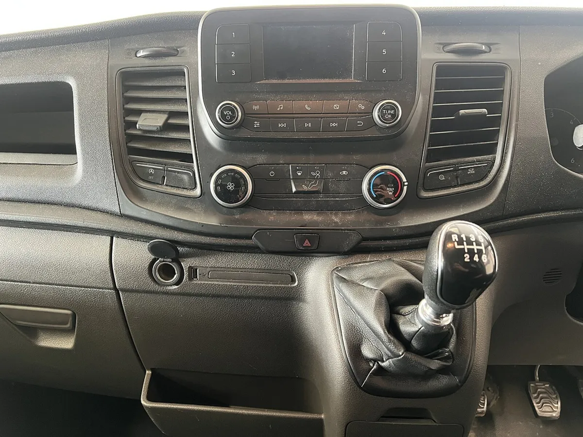 2021 Ford Transit Luton Box Van - Image 4