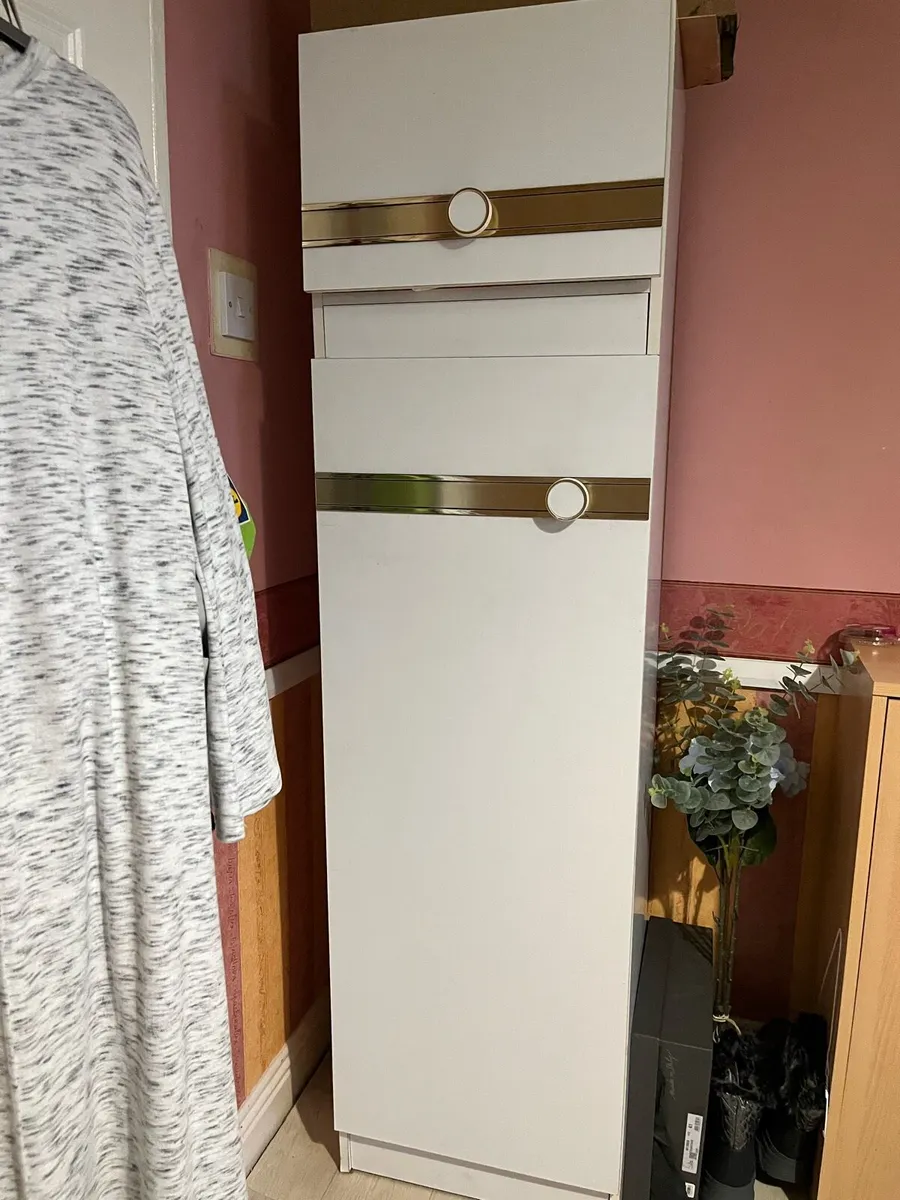 Single wardrobe - Image 2