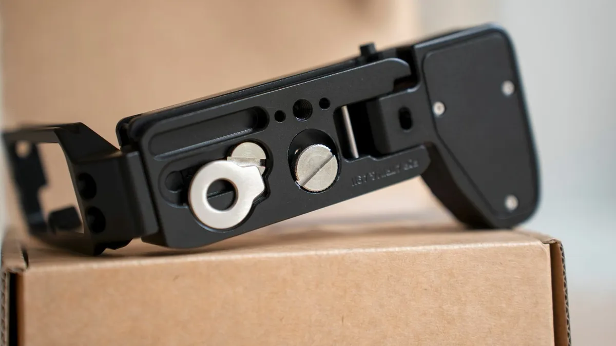 Smallrig LCS2417B L-Bracket for Sony A7RIV A9II - Image 4