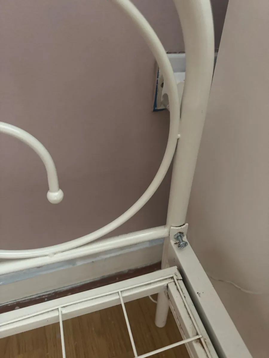 Single daybed and mattress - Image 3