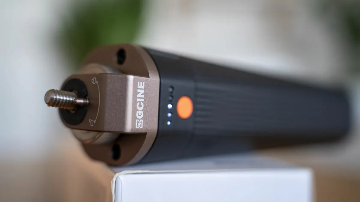 ZGCINE ZG-H90 Power Bank Handle Grip 6000mAh - Image 3