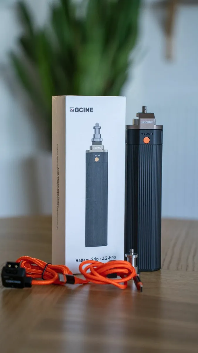 ZGCINE ZG-H90 Power Bank Handle Grip 6000mAh - Image 1