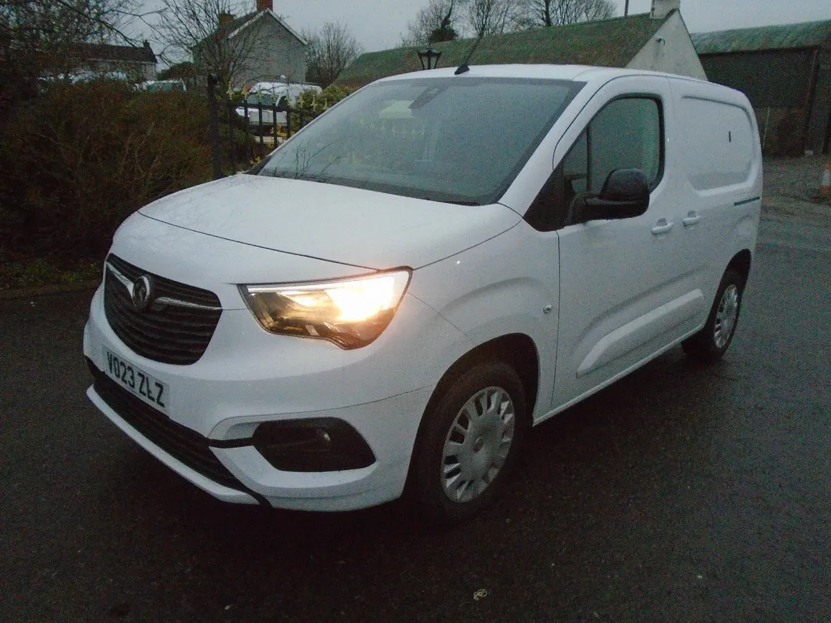 2023 Vauxhall Combo SPORTIVE 100HP. - Image 3