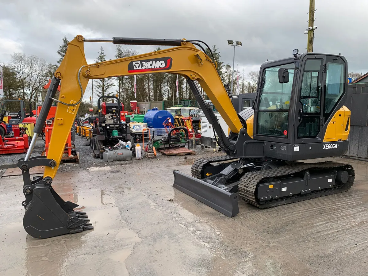 XCMG XE60GA 6 Ton Digger - Image 3