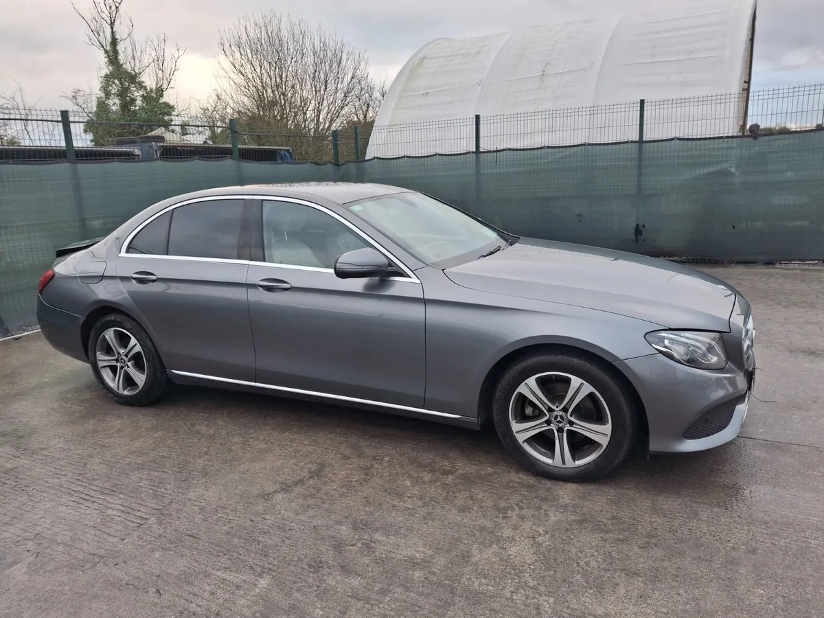2017 Mercedes E-Class  220D  Avantgarde - Image 2
