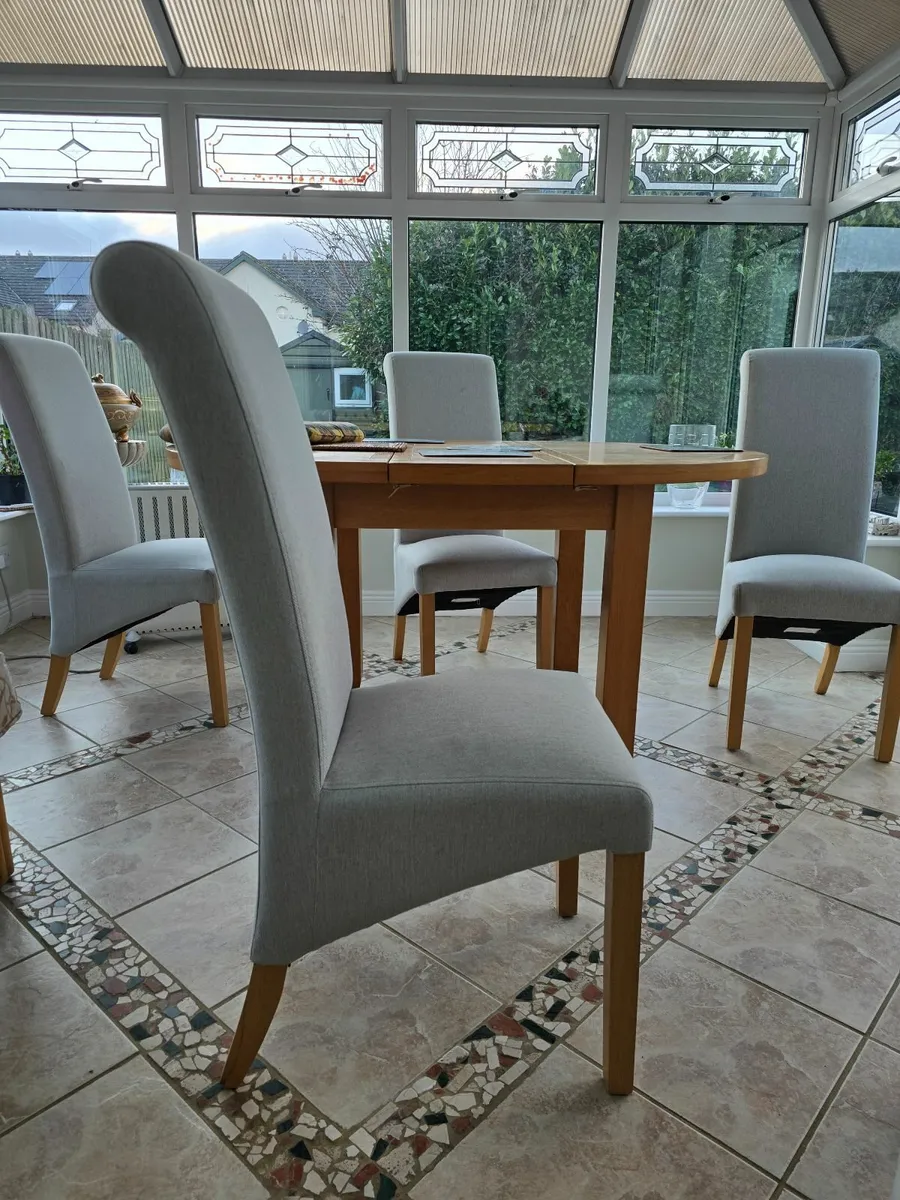 4 Dining Chairs - Image 1