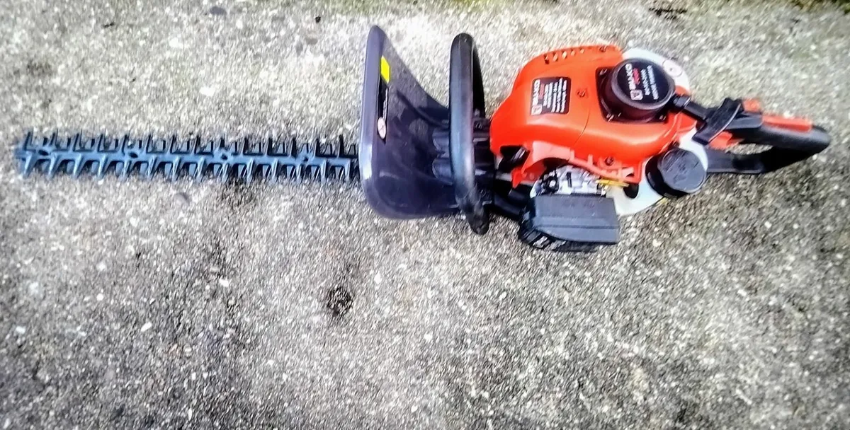 Hedge trimmer - Image 1