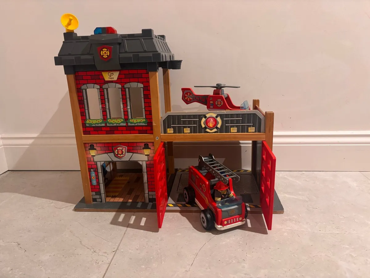 Hape Firestation - Image 1