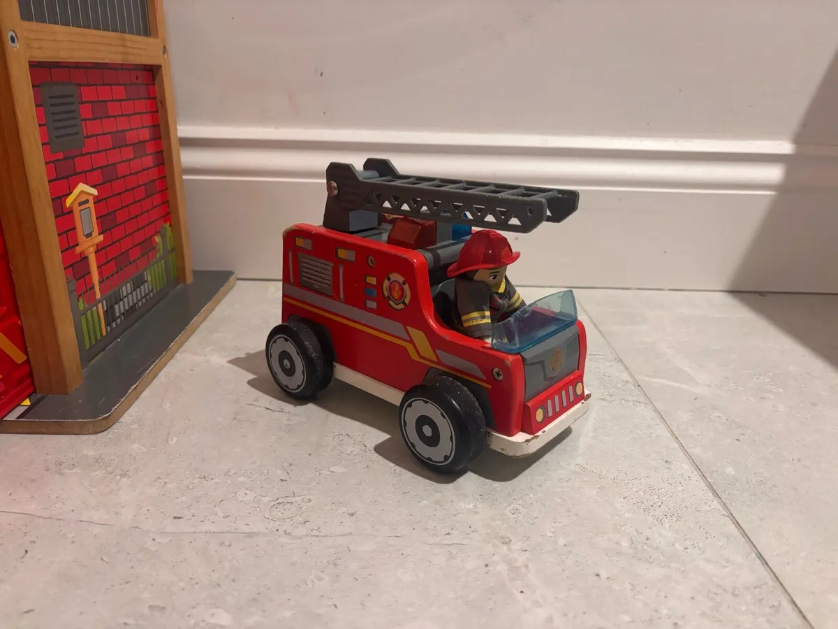 Hape Firestation - Image 2