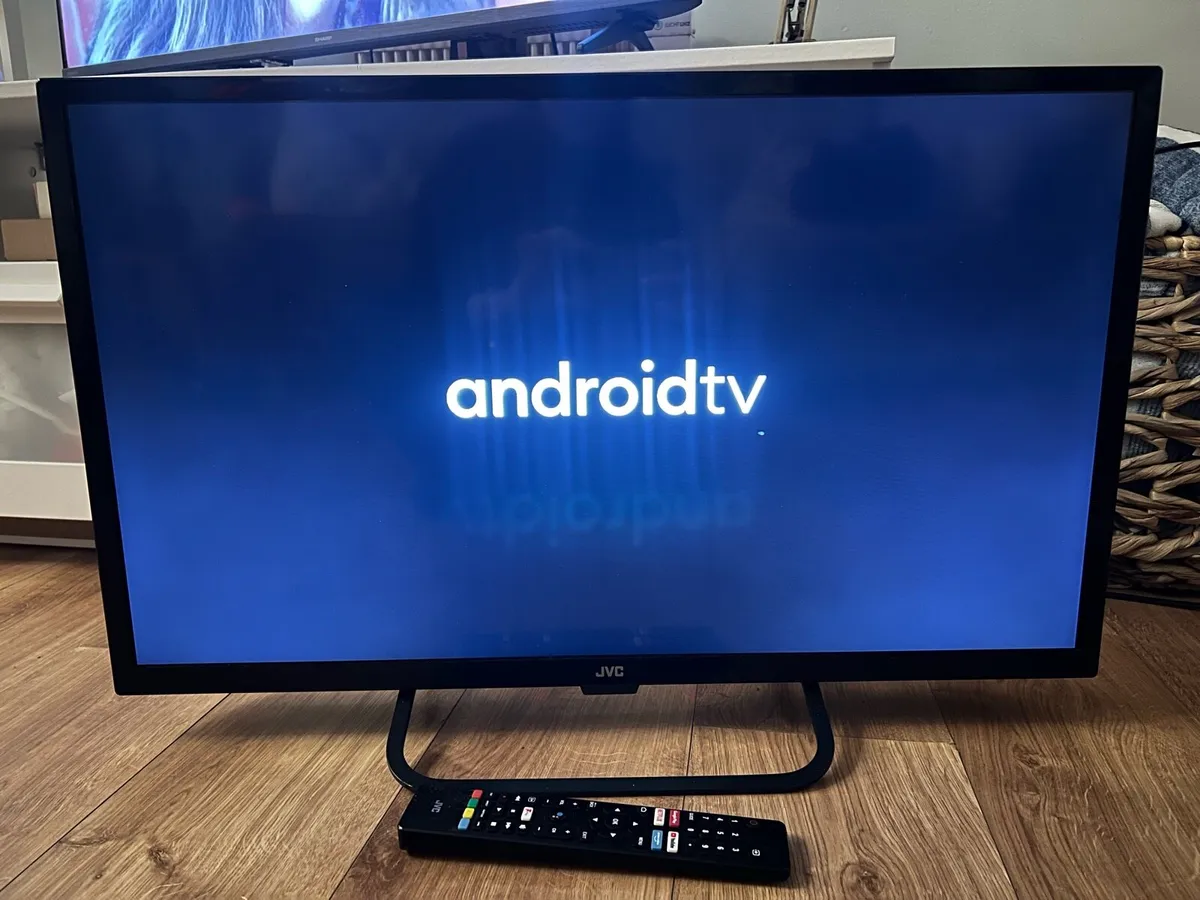 Tv JVC 32” LED Smart - Image 3