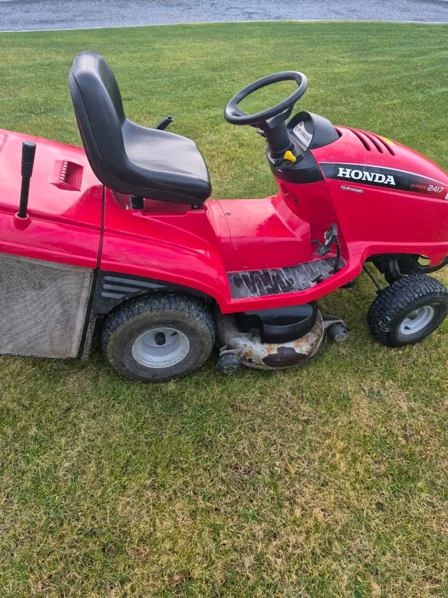Honda ride on lawnmower - Image 2