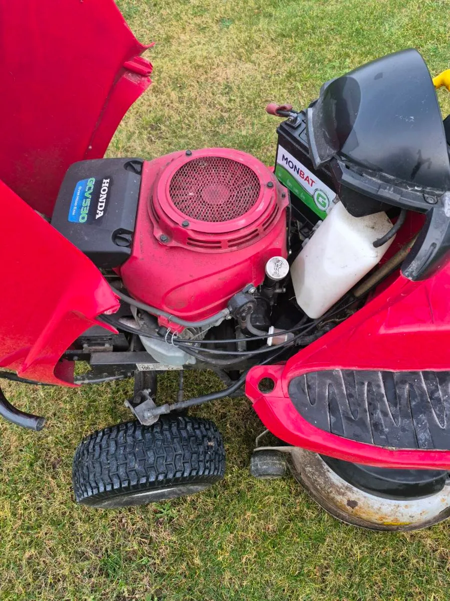Honda ride on lawnmower - Image 4
