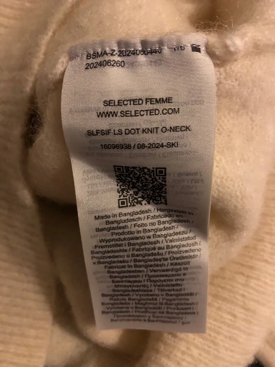 Ladies designer jumper size L €15 - Image 3