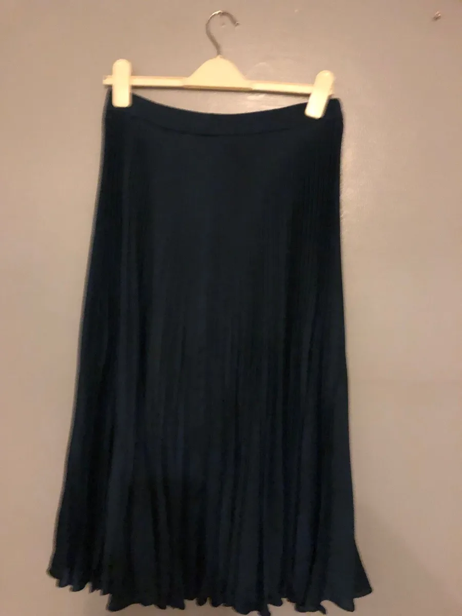 Ladies stunning designer maxi skirt size 10 €15 - Image 1
