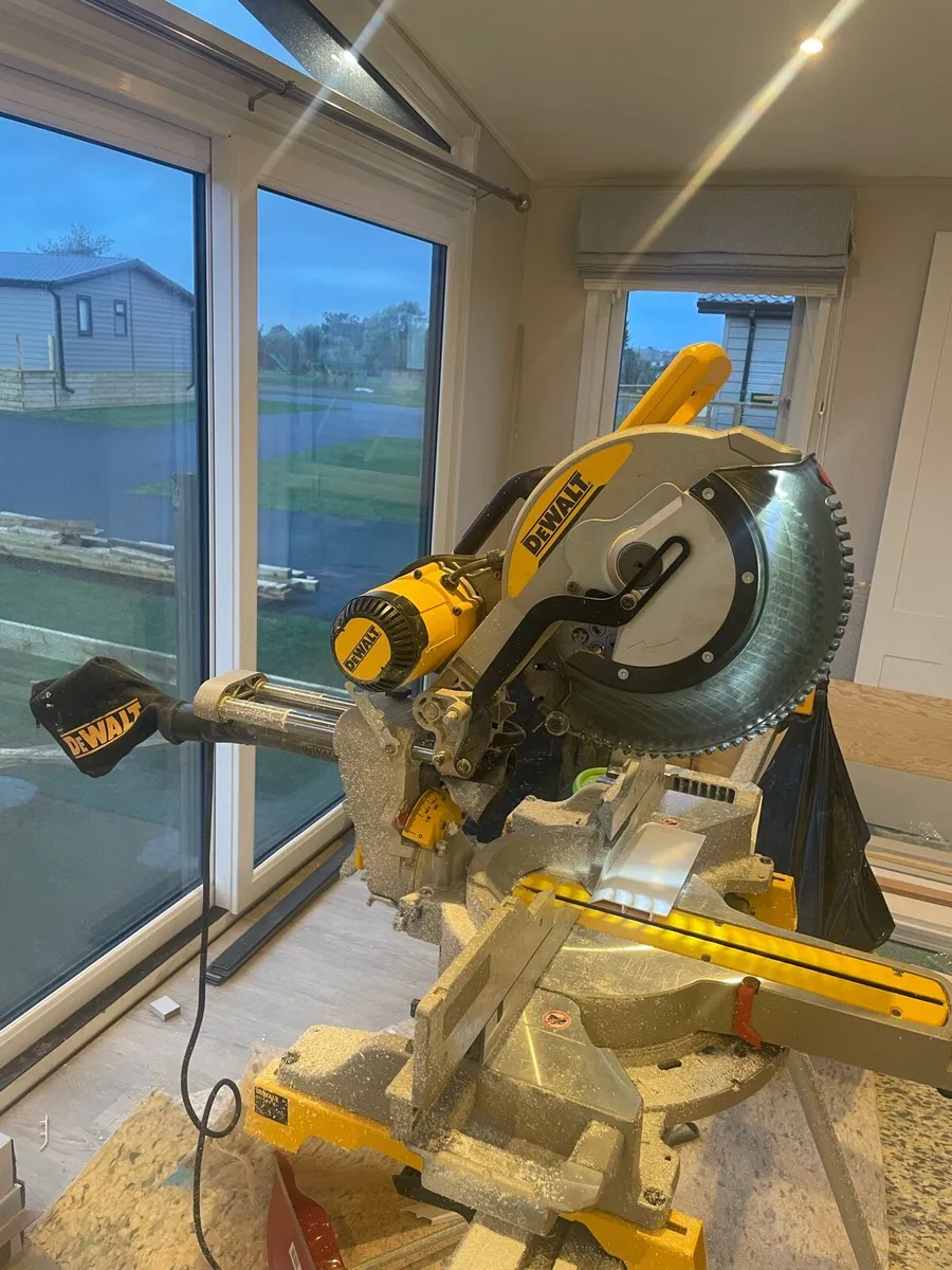Dewalt mitre saw. - Image 1