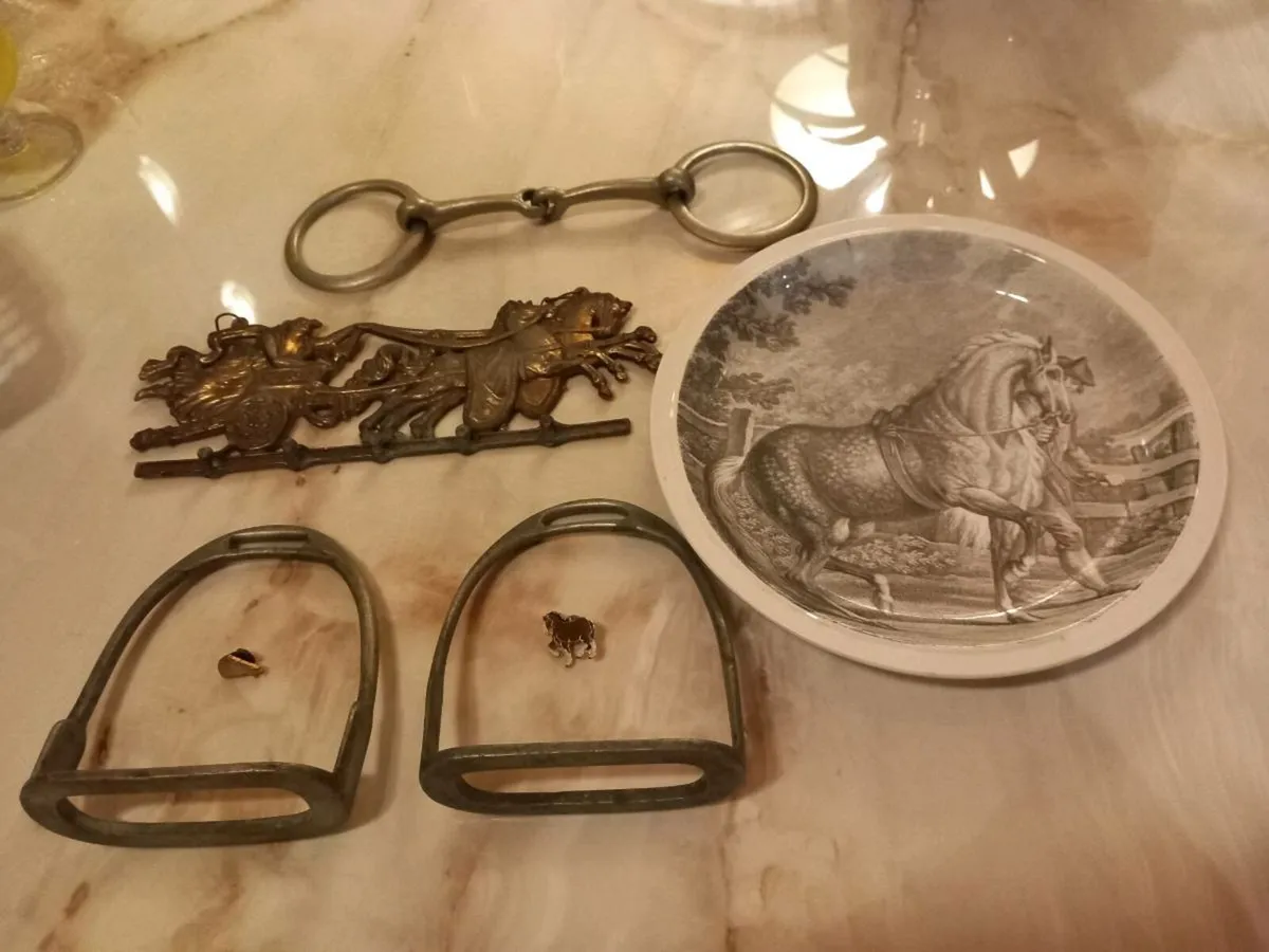Horse memorabilia, D18 post 10e - Image 2