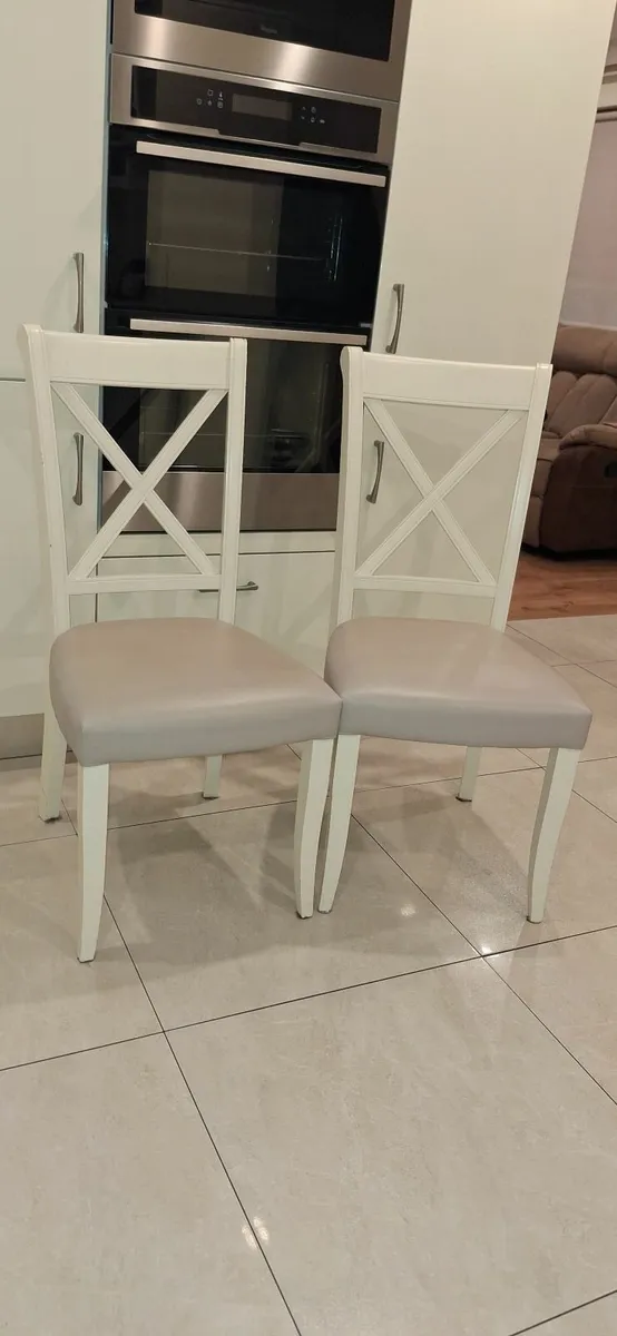 6 Dinning Room Cahirs