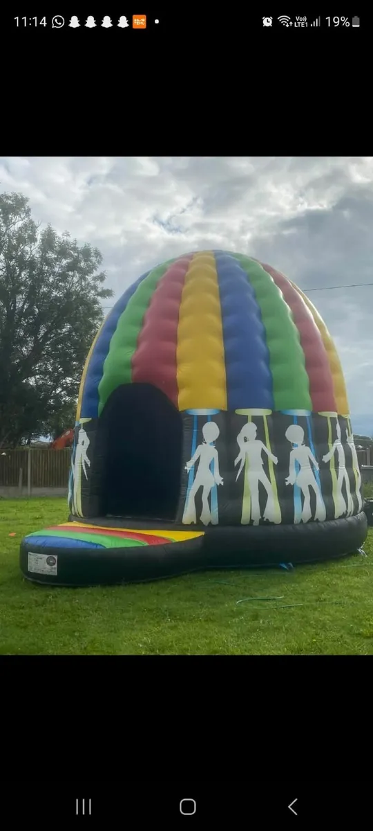 Bouncy castle - Image 2