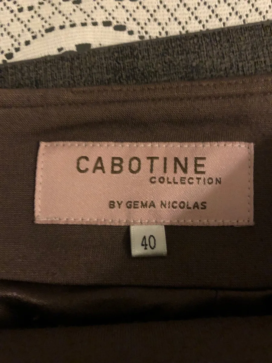 Ladies stunning designer skirt size 12 €10 - Image 3