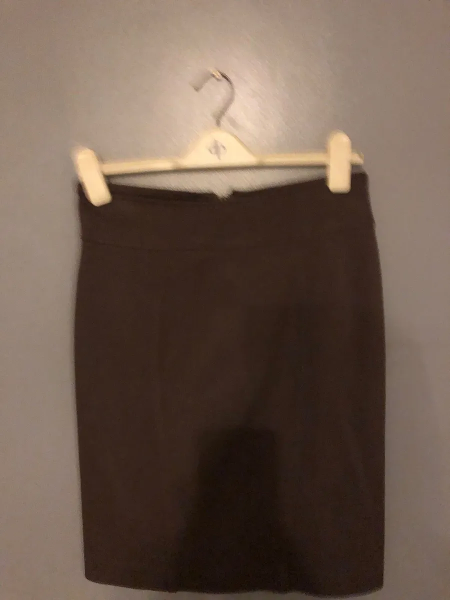 Ladies stunning designer skirt size 12 €10 - Image 4