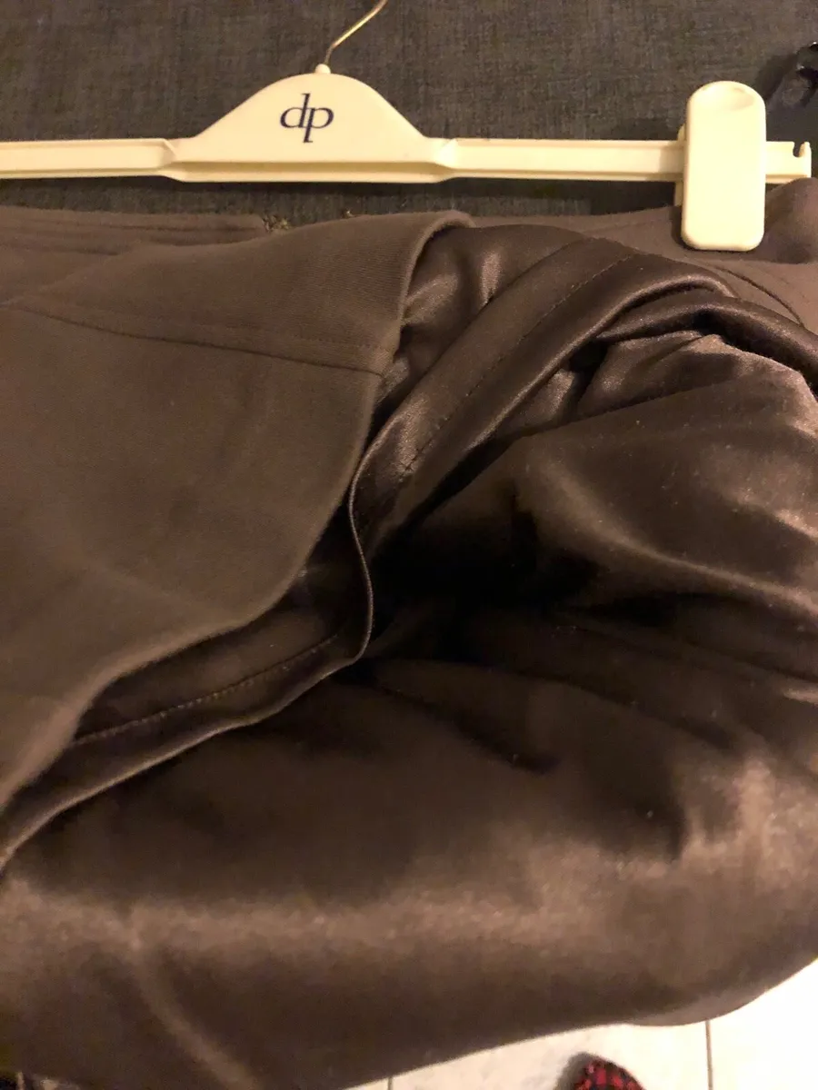 Ladies stunning designer skirt size 12 €10 - Image 2