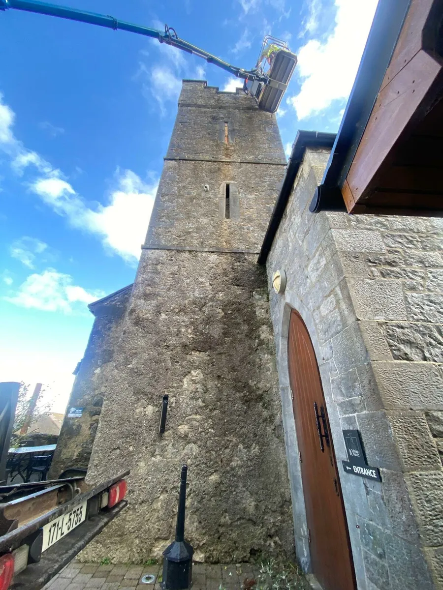 21 metre cherry picker hire - Image 2