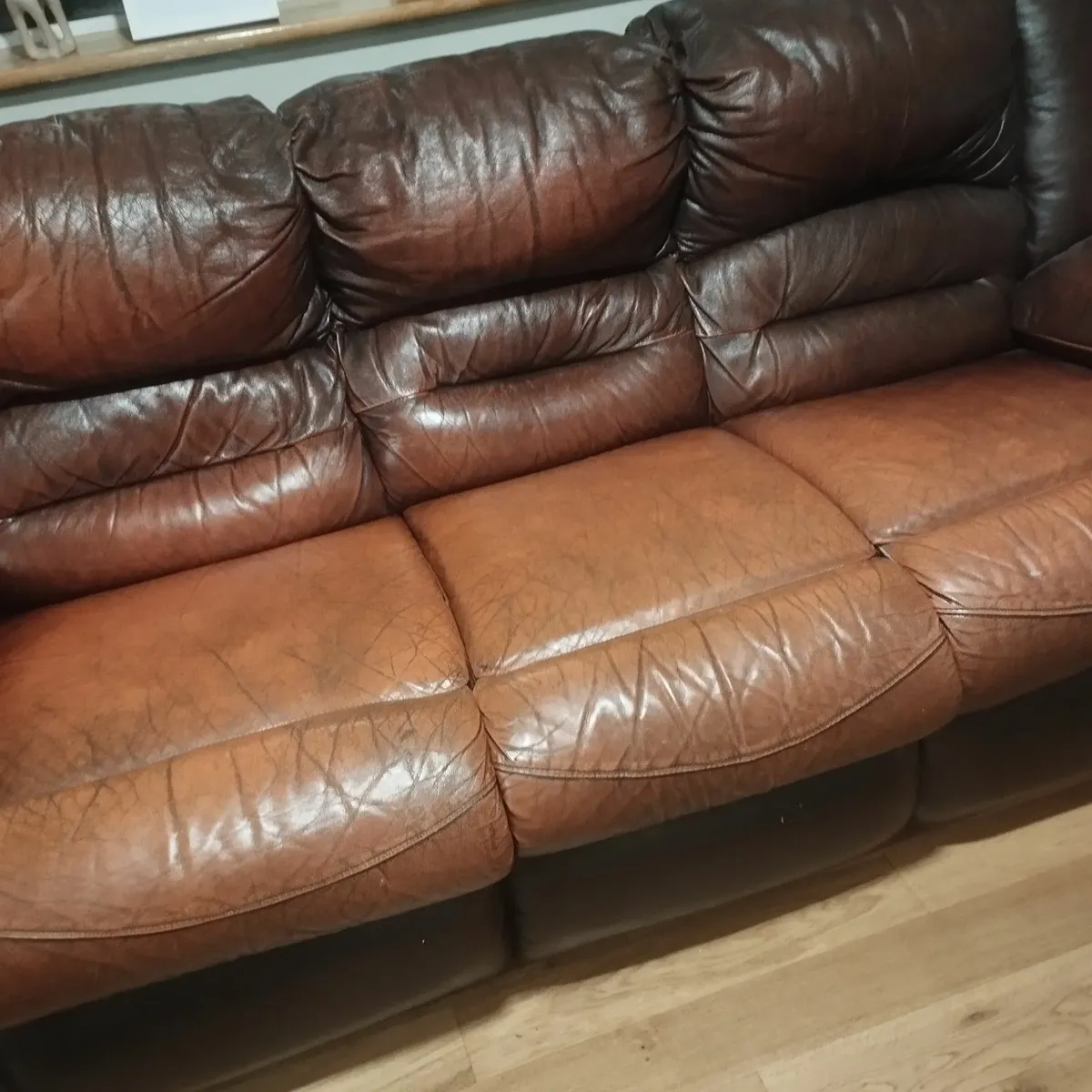 Leather couch - Image 2