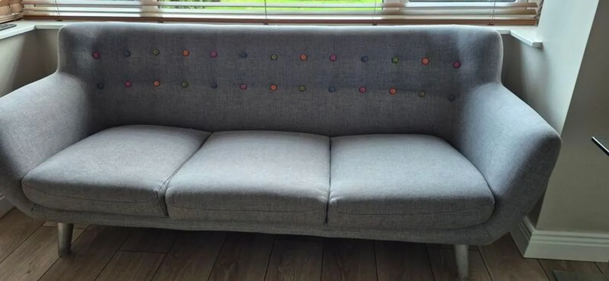 2x sofas  for living room - Image 1